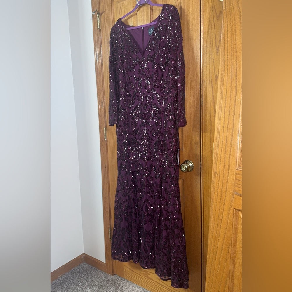 ADRIANNA PAPELL Dress Plus Size 18W Long Sleeve Maxi Allover Sequins Gown NEW